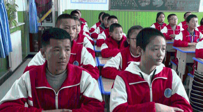 河南一学校火灾致13人遇难，该校毕业生：学生晚上睡觉，宿舍被锁起来